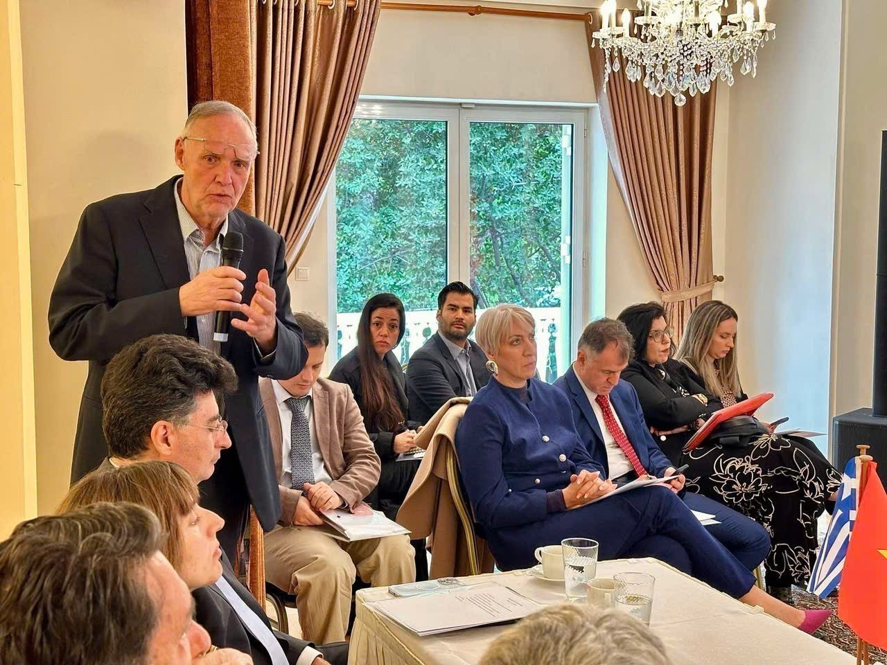 Le Vietnam met en valeur 40 ans de Renouveau auprès des médias grecs