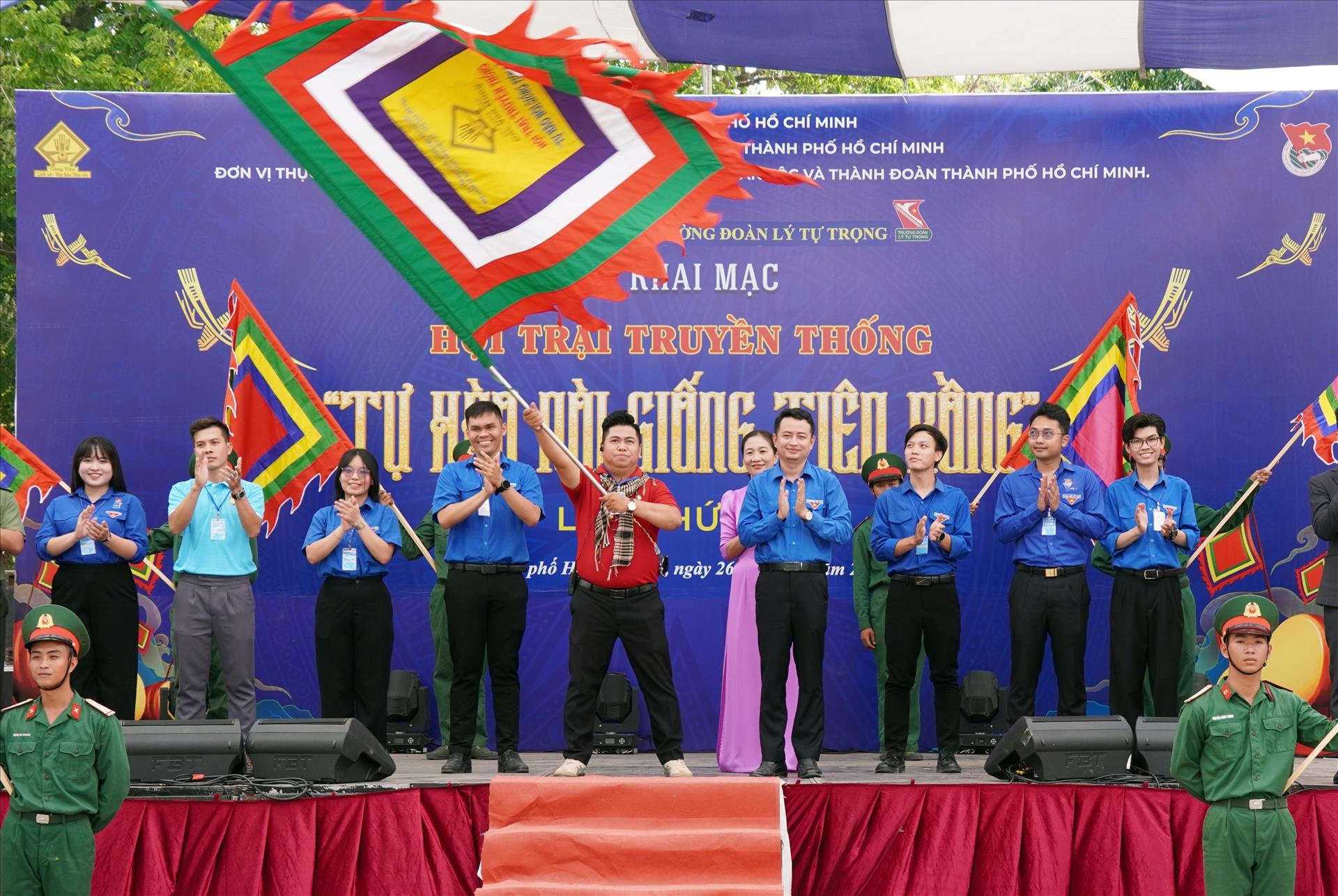 Sôi nổi Hội trại Tự hào nòi giống Tiên Rồng