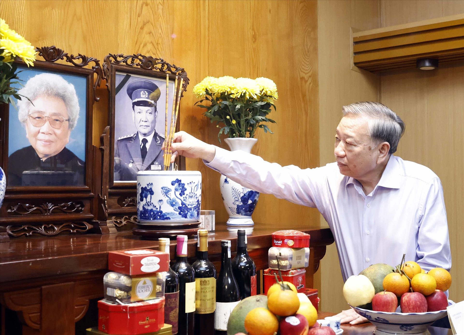 Party General Secretary, State President pays tribute to predecessor leaders