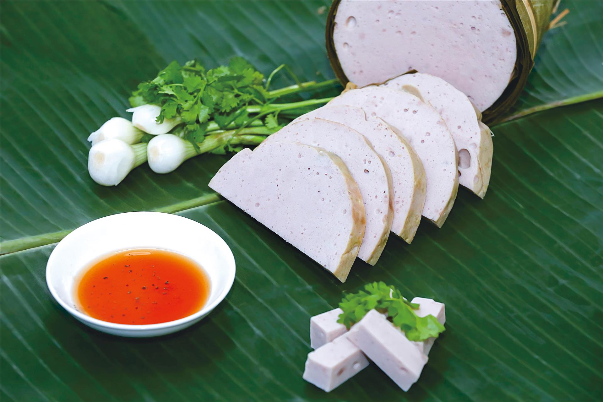 Giò chả Ước Lễ - Gói trọn hương vị Việt