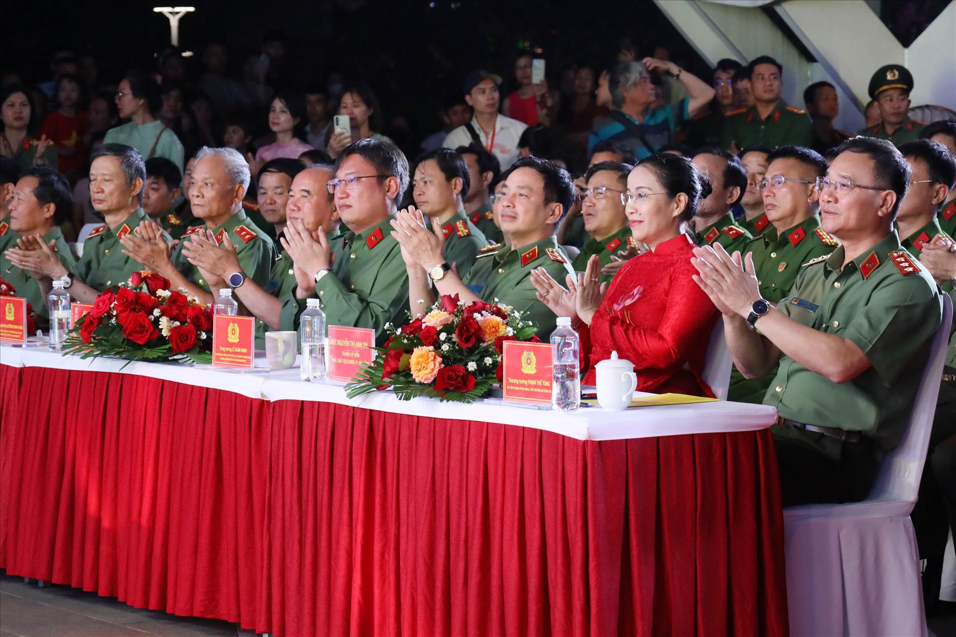 Khai mạc chuỗi chương trình nghệ thuật giàu cảm xúc ở Đà Nẵng