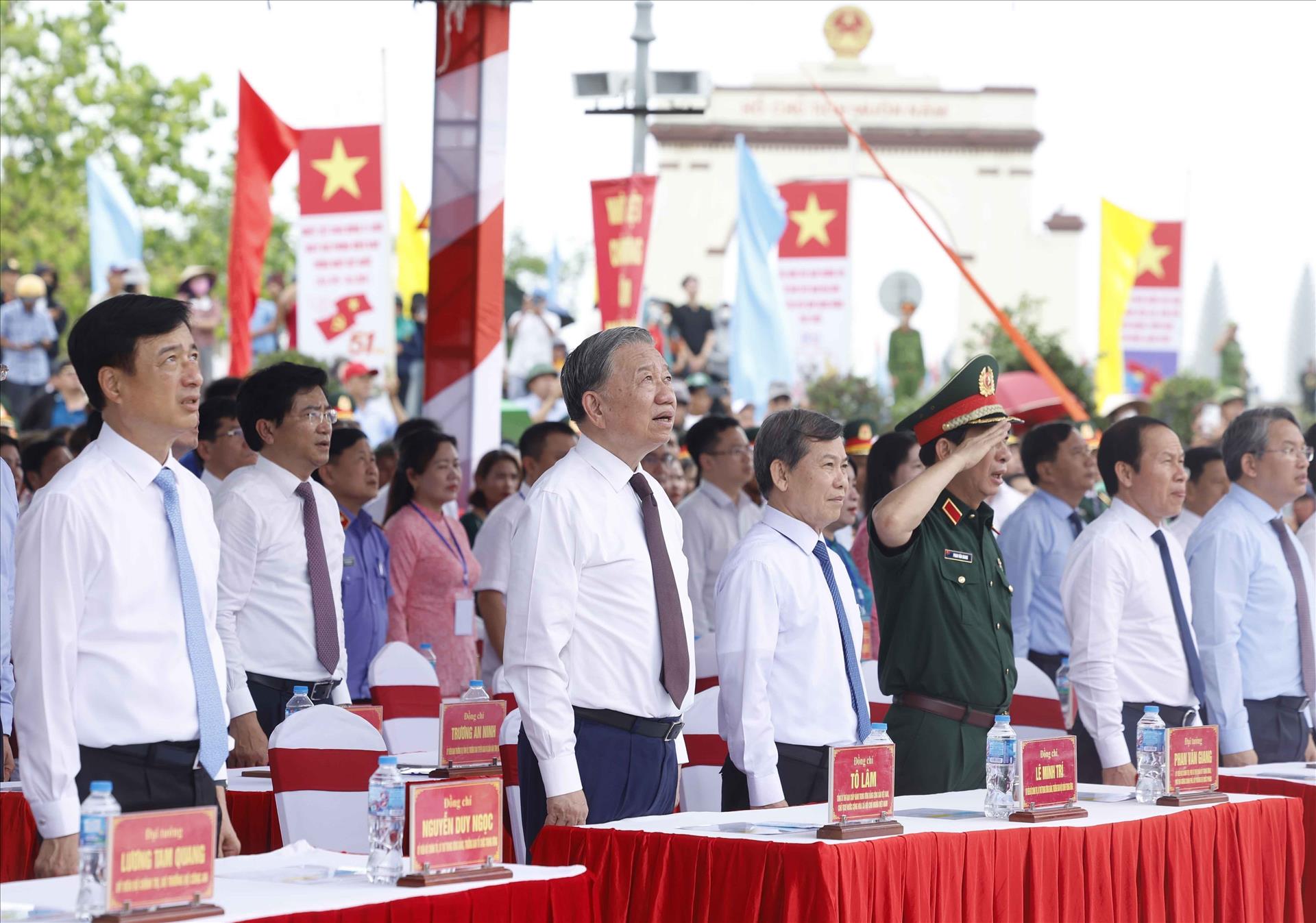 Tổng Bí thư, Chủ tịch nước Tô Lâm dự Lễ thượng cờ Thống nhất non sông năm 2026 tại Quảng Trị