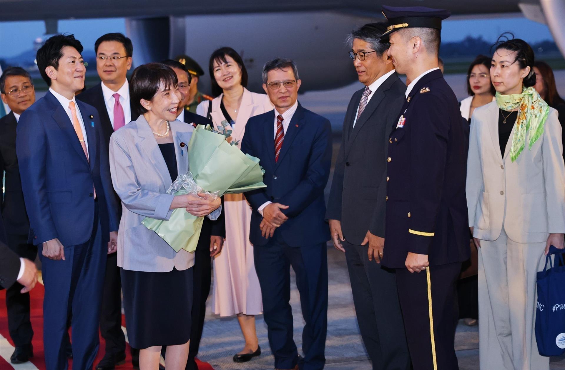 일본 총리, 하노이 도착…베트남 공식 방문 시작