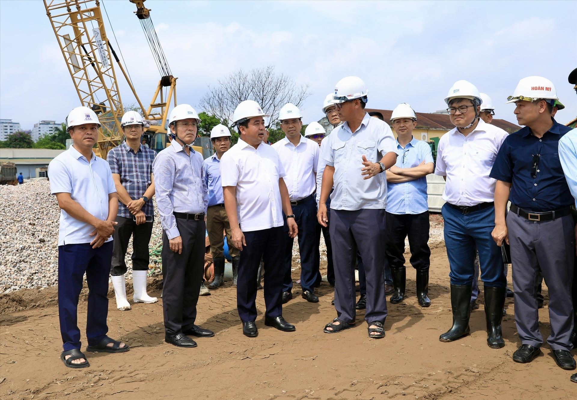 Bí thư Thành ủy Hà Nội yêu cầu đẩy nhanh tiến độ các dự án trọng điểm trước mùa mưa