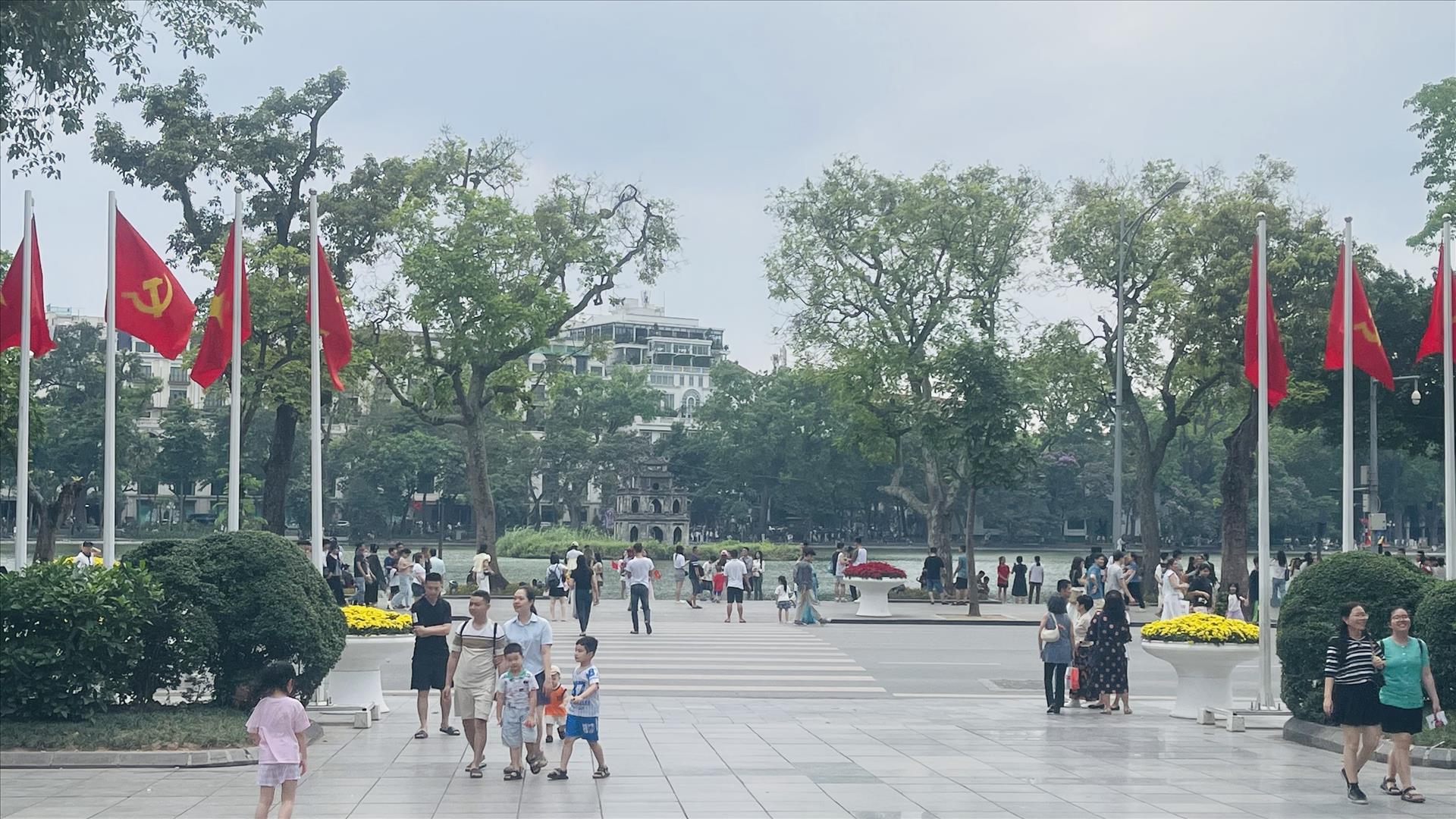 Du lịch tăng trưởng mạnh trong dịp nghỉ lễ Giỗ Tổ Hùng Vương và 30/4-1/5