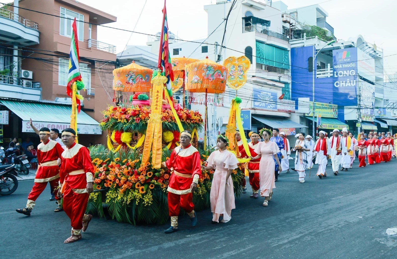 Tạo trải nghiệm văn hóa có chiều sâu cho du khách ở Lễ hội Tháp Bà Pô Nagar