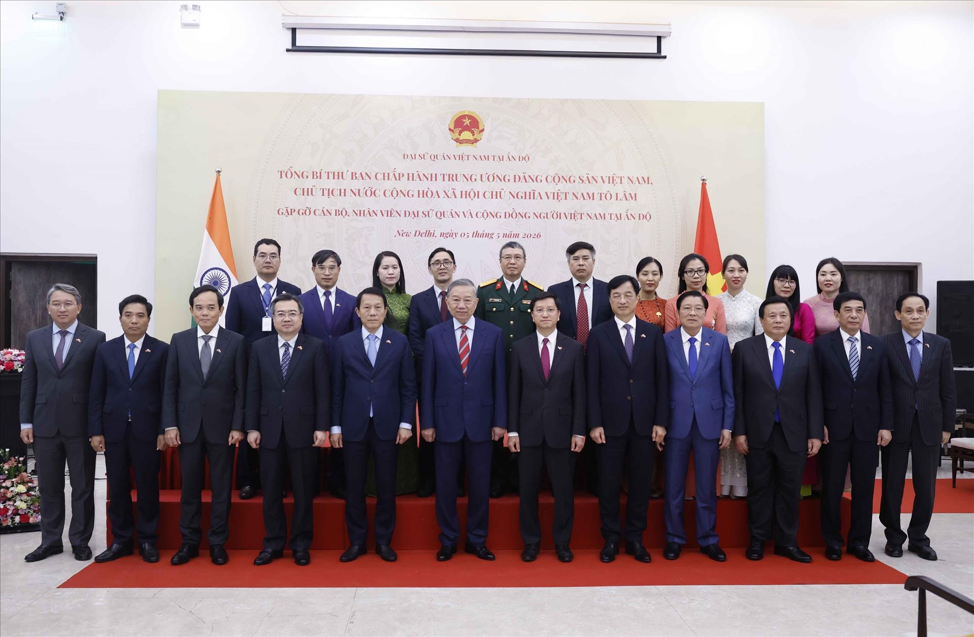 Le dirigeant To Lam rencontre la communauté vietnamienne en Inde