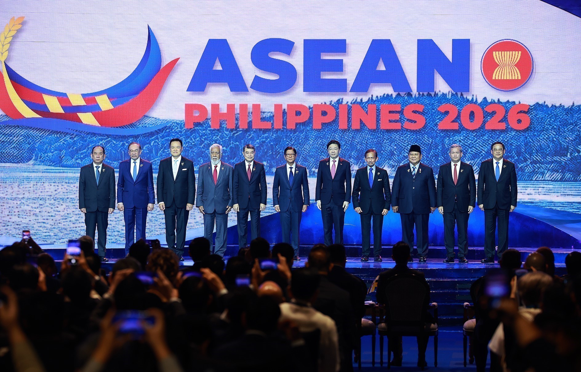 PM Le Minh Hung concludes trip to 48th ASEAN Summit