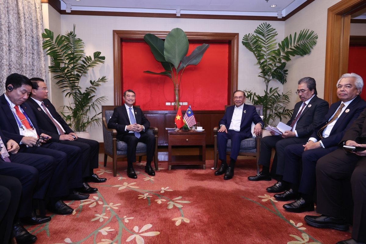 レ・ミン・フン首相　ASEAN首脳らと相次ぎ会見