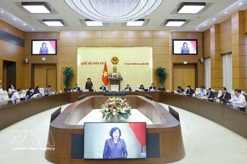 国会常务委员会就第十六届国会第二次会议筹备工作提出意见
