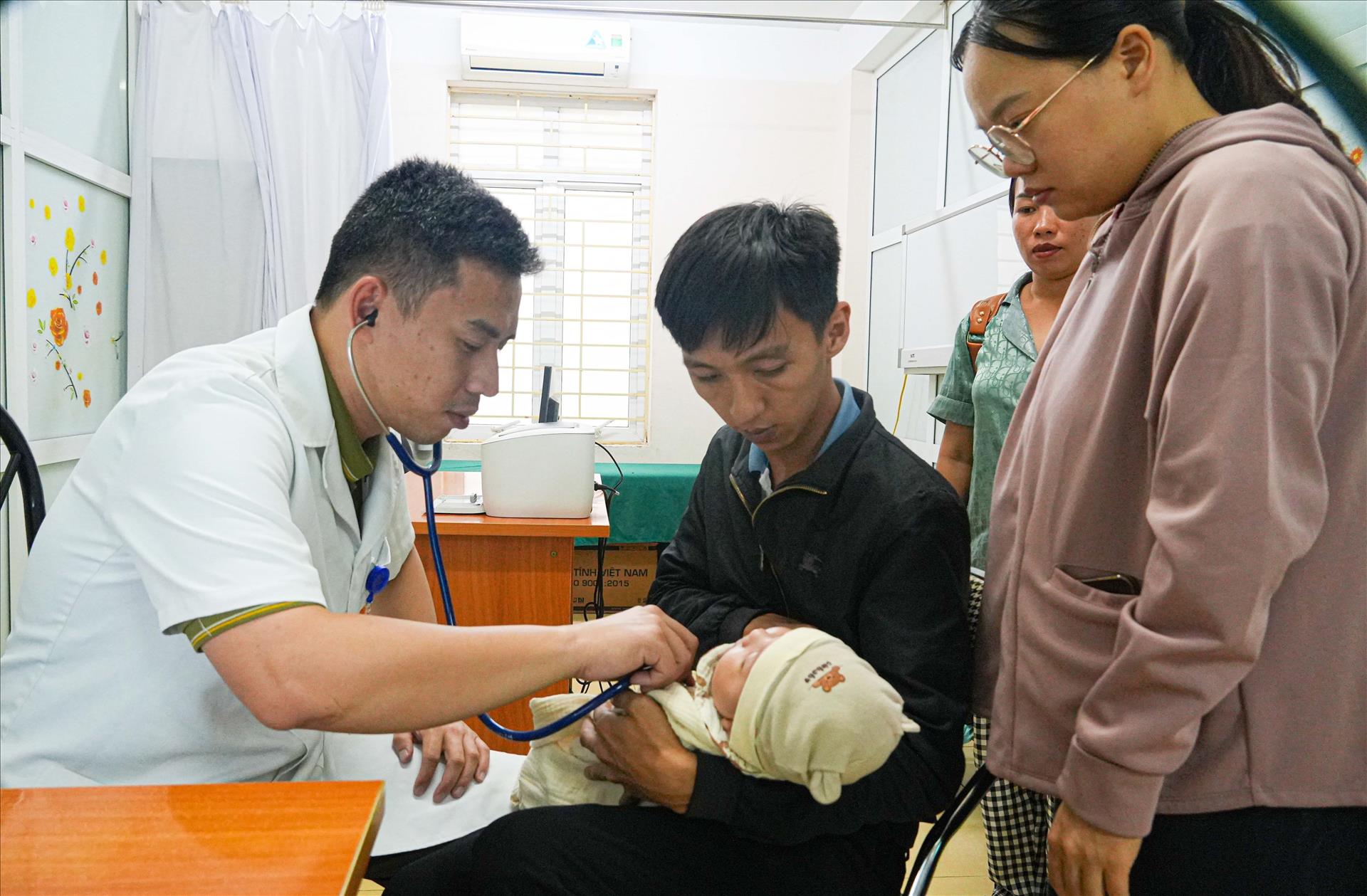 Khám sàng lọc bệnh tim miễn phí cho trẻ em vùng cao