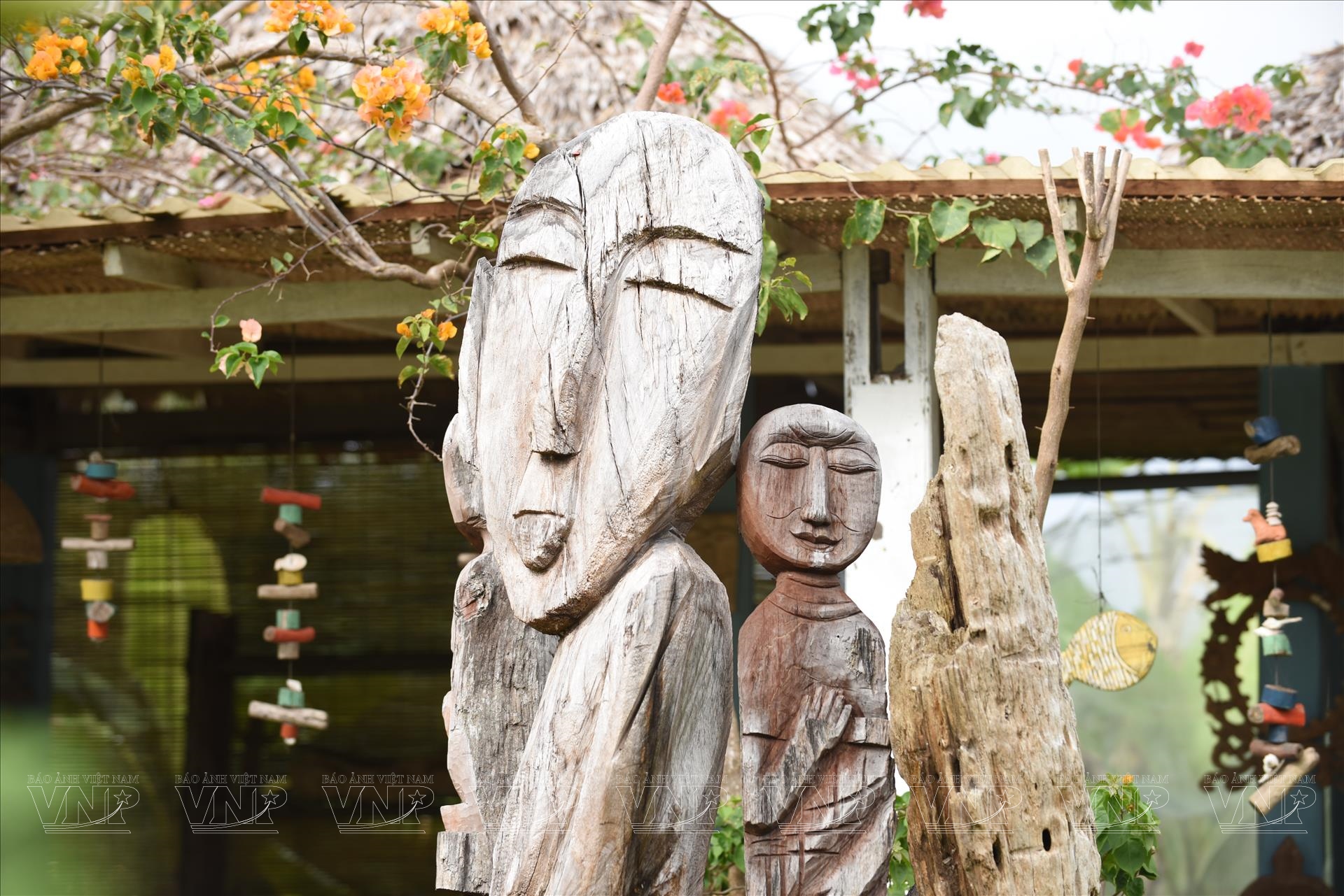 Làng Củi Lũ – nơi nghệ thuật hồi sinh từ tàn tích của lũ
