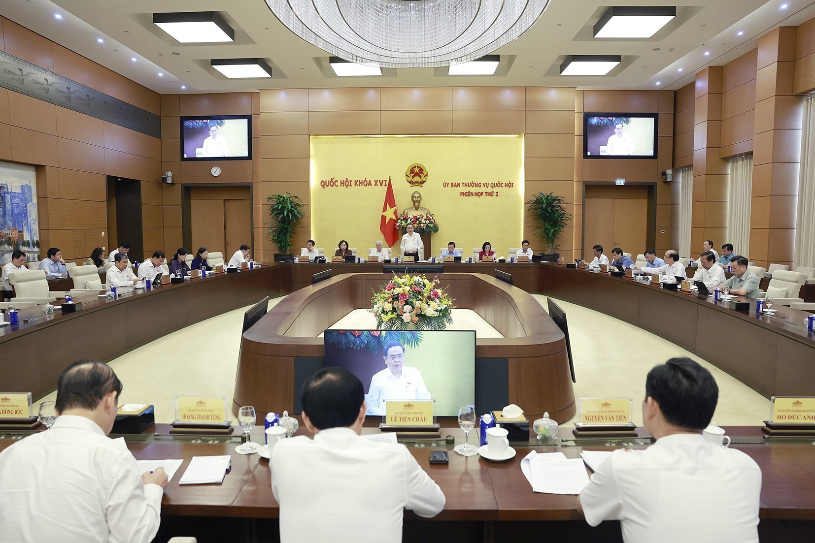 越南第十六届国会常务委员会第二次会议：处理人民建议必须彻底落地
