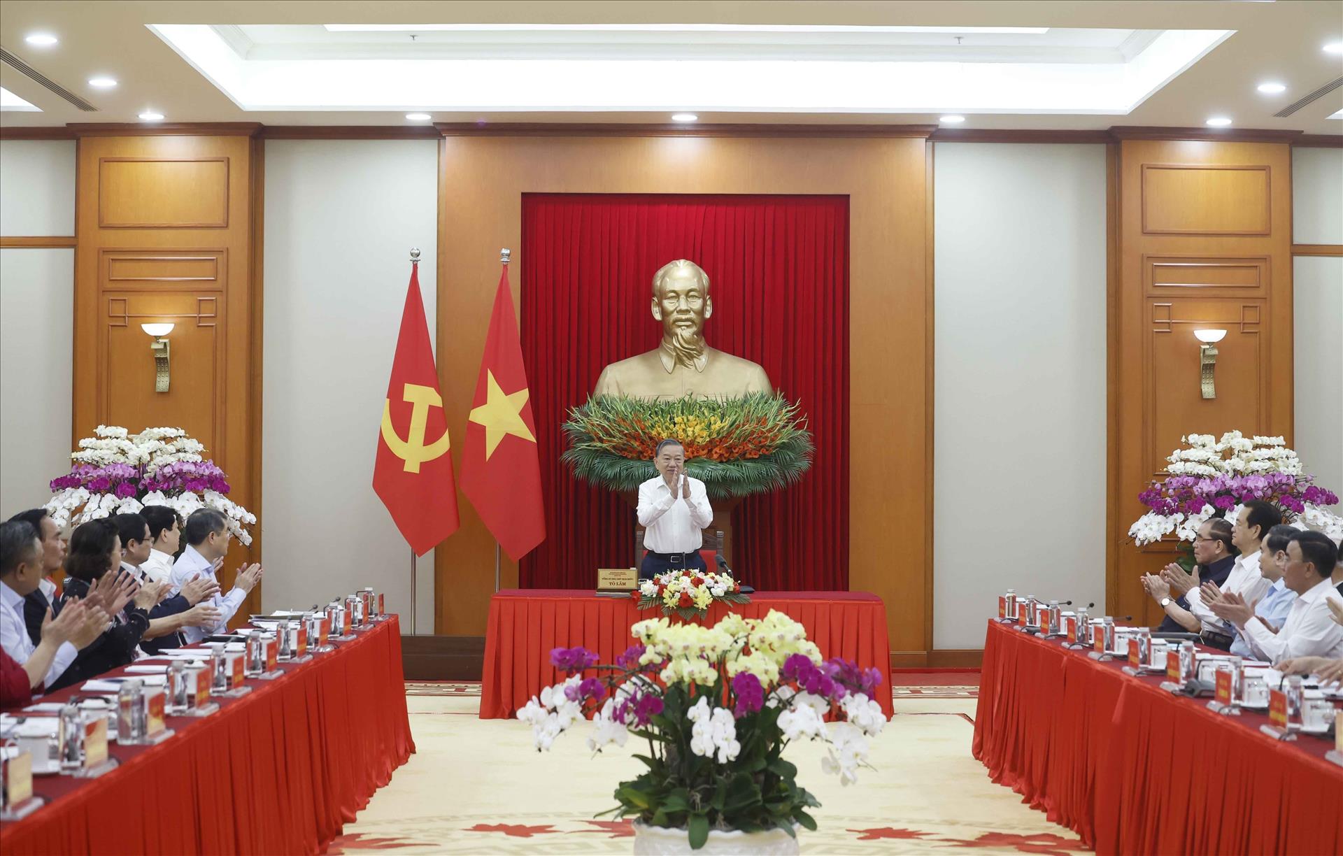 Top leader confident in landmark national review for future development
