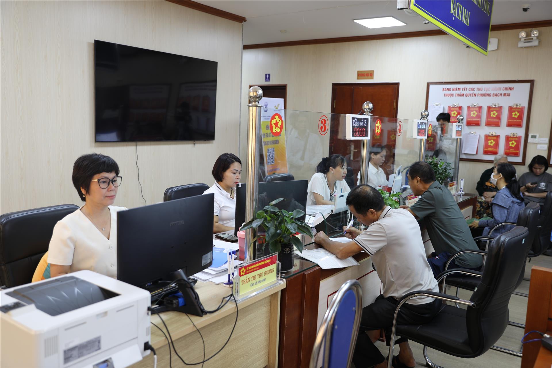 Hanoi optimises digital transformation to benefit citizens, businesses