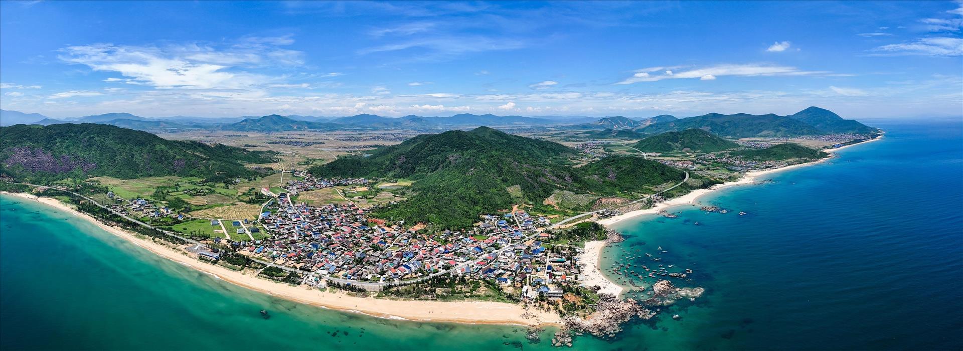 Vẻ đẹp hoang sơ trên cung đường ven biển Kỳ Xuân 
