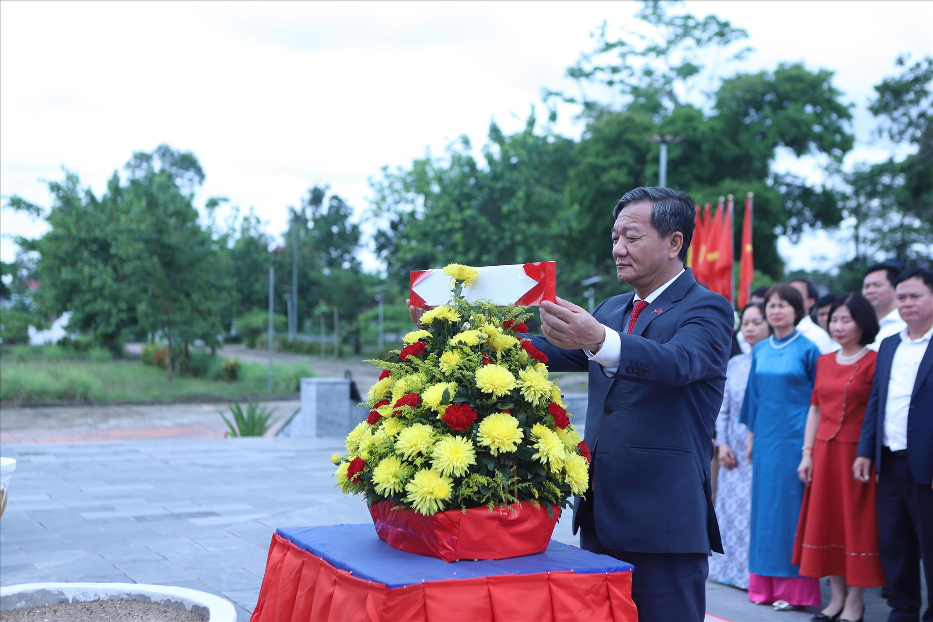 胡志明主席诞辰136周年：在老挝举行寻源——追寻胡志明主席足迹之旅