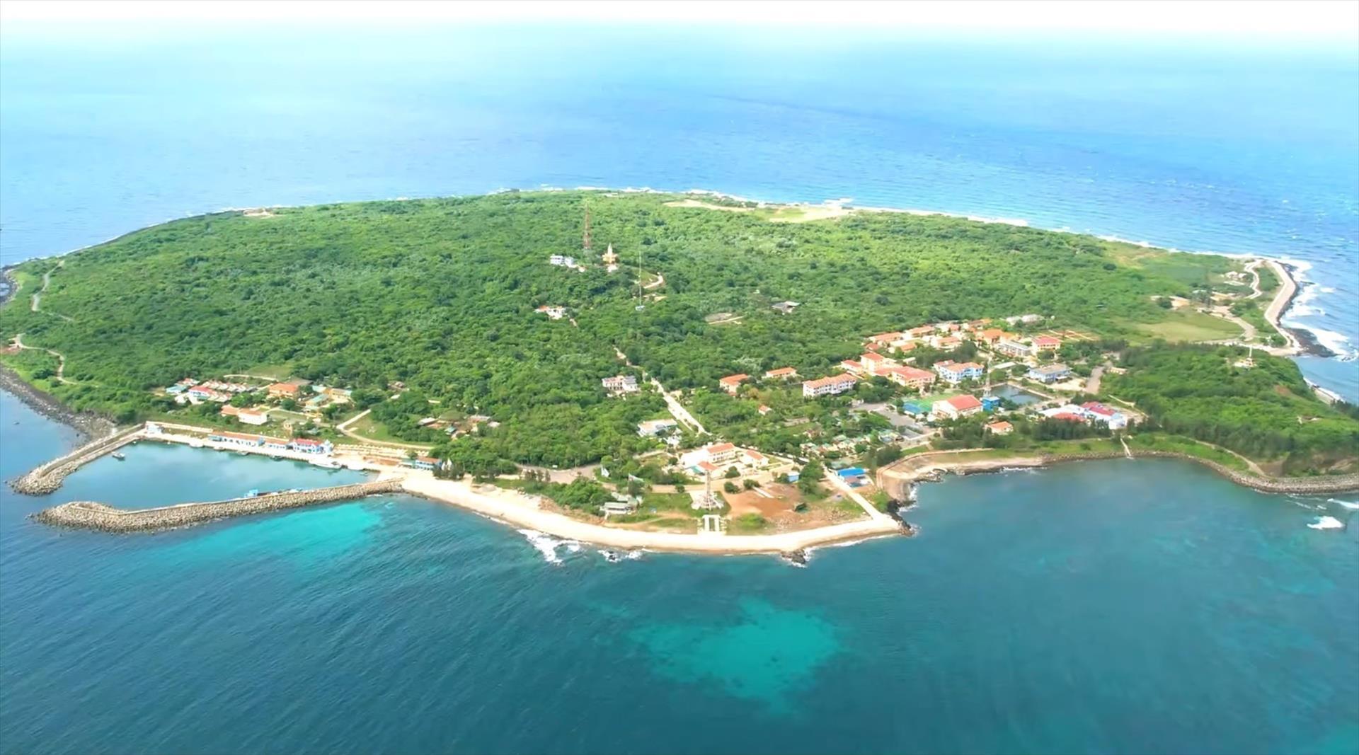 Con Co Steel Island: A Green Gem In The Open Sea