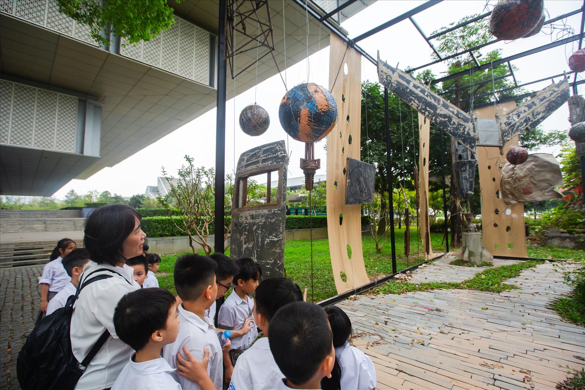 Biến tàn tích chiến tranh thành không gian nghệ thuật