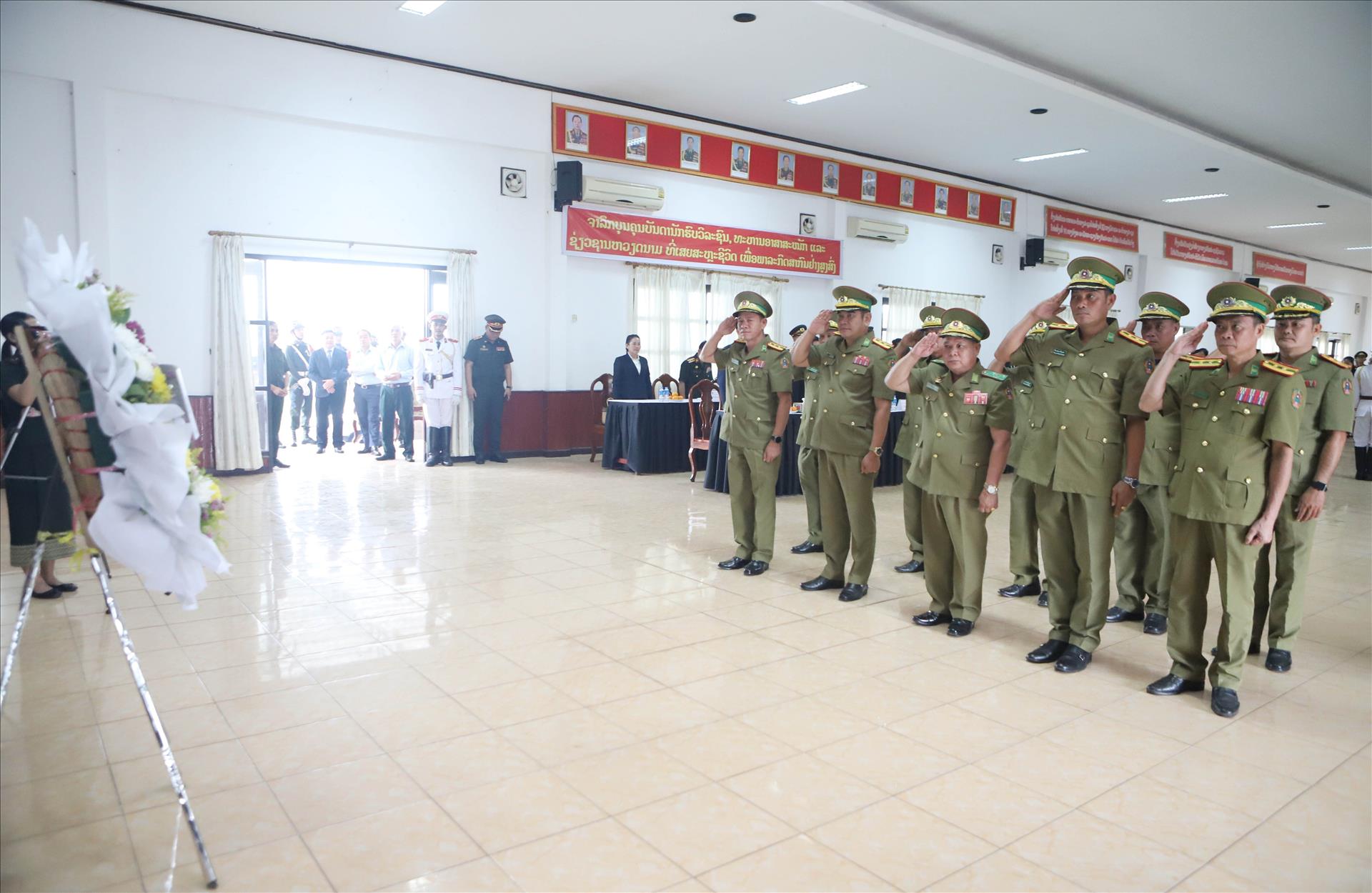Tưởng niệm, bàn giao và tiễn đưa hài cốt Liệt sĩ quân tình nguyện và chuyên gia Việt Nam hy sinh tại Lào về nước
