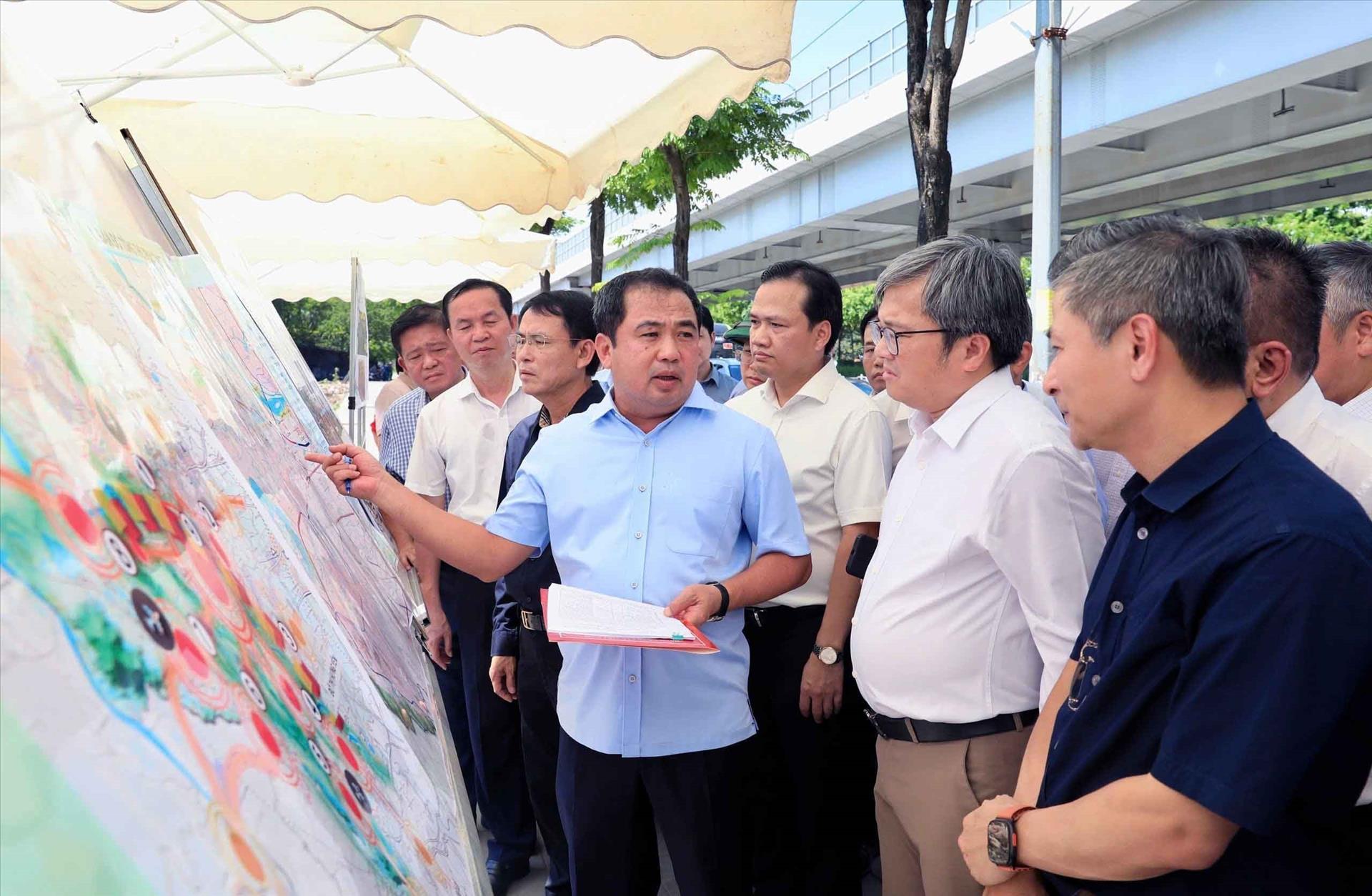 Bí thư Thành ủy Hà Nội yêu cầu tăng tốc hoàn thiện giao thông trục Tây Thăng Long