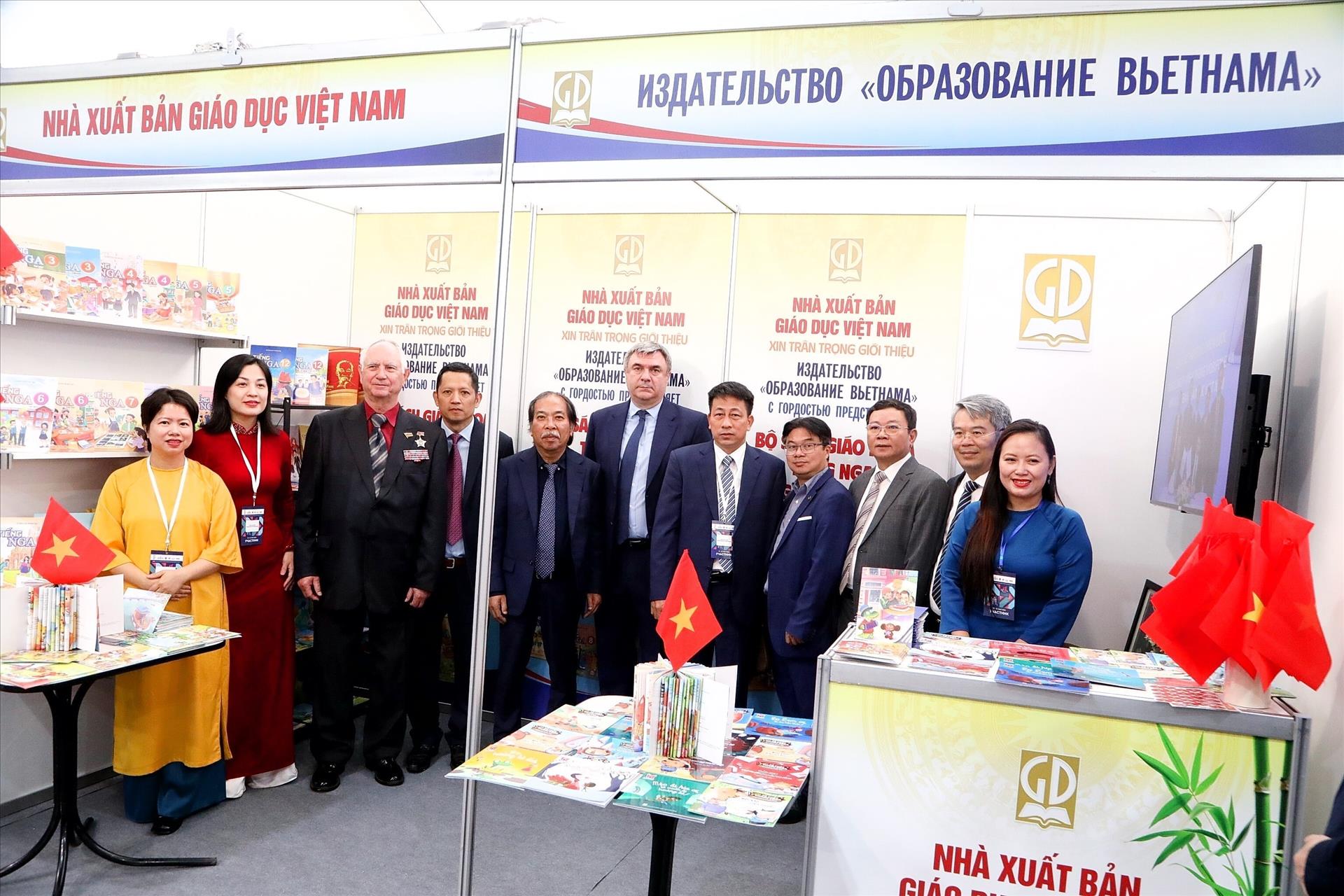 Việt Nam - khách mời danh dự tại Hội chợ sách quốc tế St. Petersburg lần thứ 21