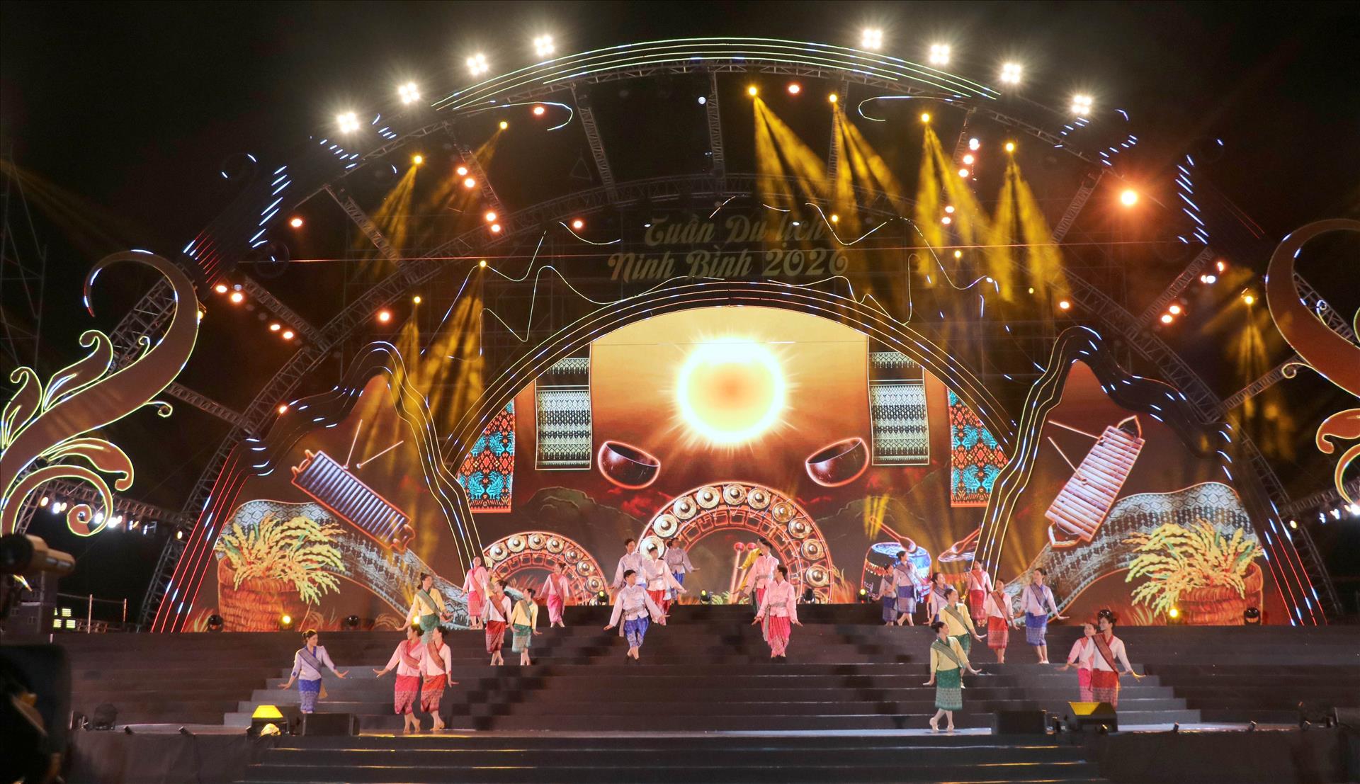 Ninh Binh tourism week 2026 opens with spectacular celebration of heritage through the ages