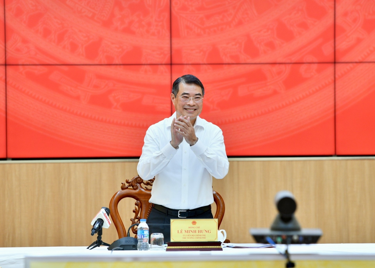 ນາ​ຍົກ​ລັດ​ຖະ​ມົນ​ຕີ ເລ​ມິງ​ຮຶງ: ນະ​ຄອນ​ເກິ່ນ​ເທີ​ຕ້ອງ​ປ່ຽນ​ແປງ​ຈິນ​ຕະ​ນາ​ການ​ຈາກ​ການ​ຮັບ​ໃຊ້​ມາ​ເປັນ​ການ​ສ້າງສັນ​ໃຫ້​ການ​ພັດ​ທະ​ນາ