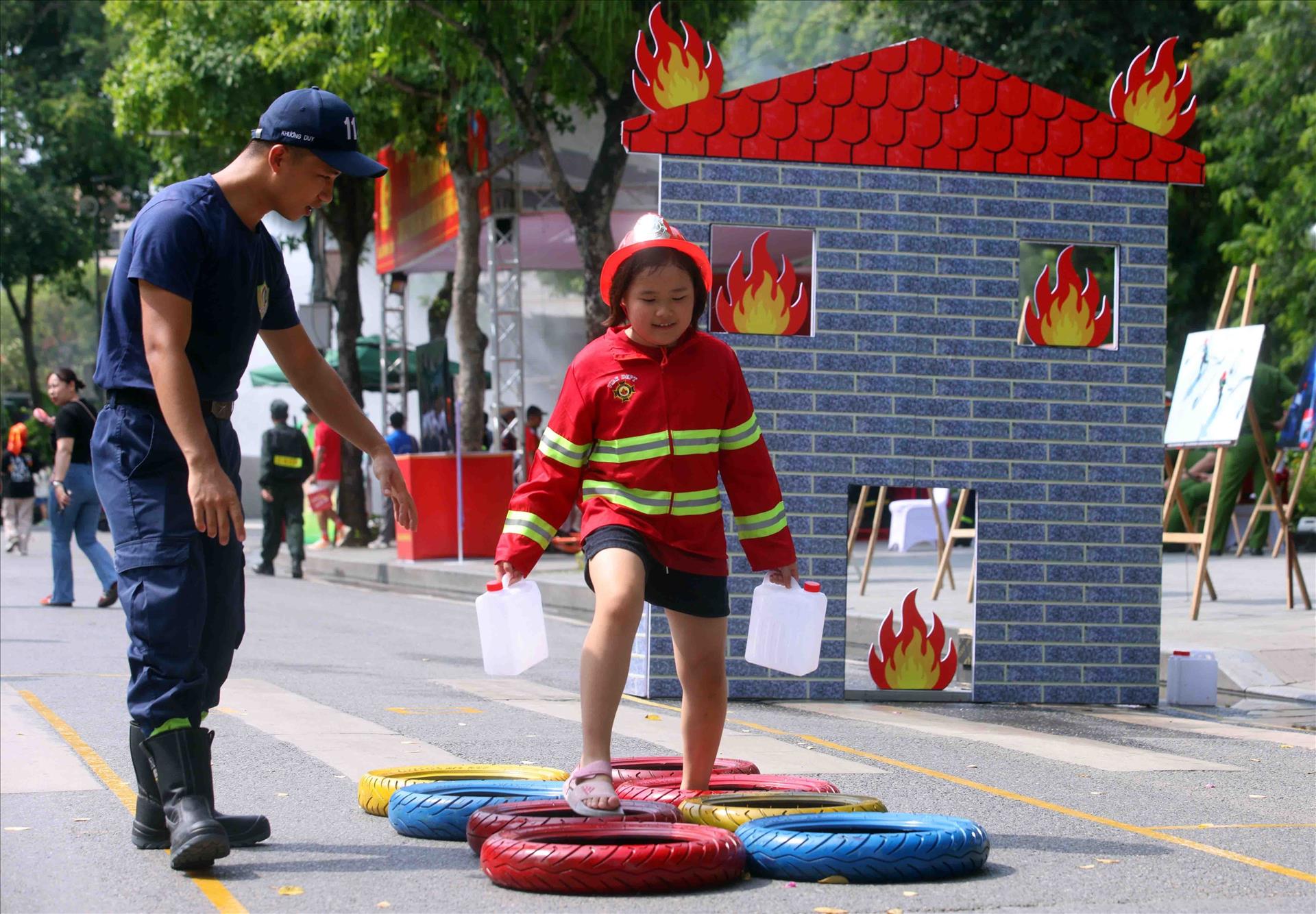 Hưởng ứng Cuộc thi sáng tạo video clip Tổ quốc bình yên với nhiều hoạt động lan toả