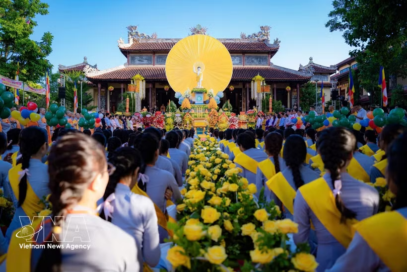 佛历2570年佛诞节：弘扬新时代佛法与民族同行精神