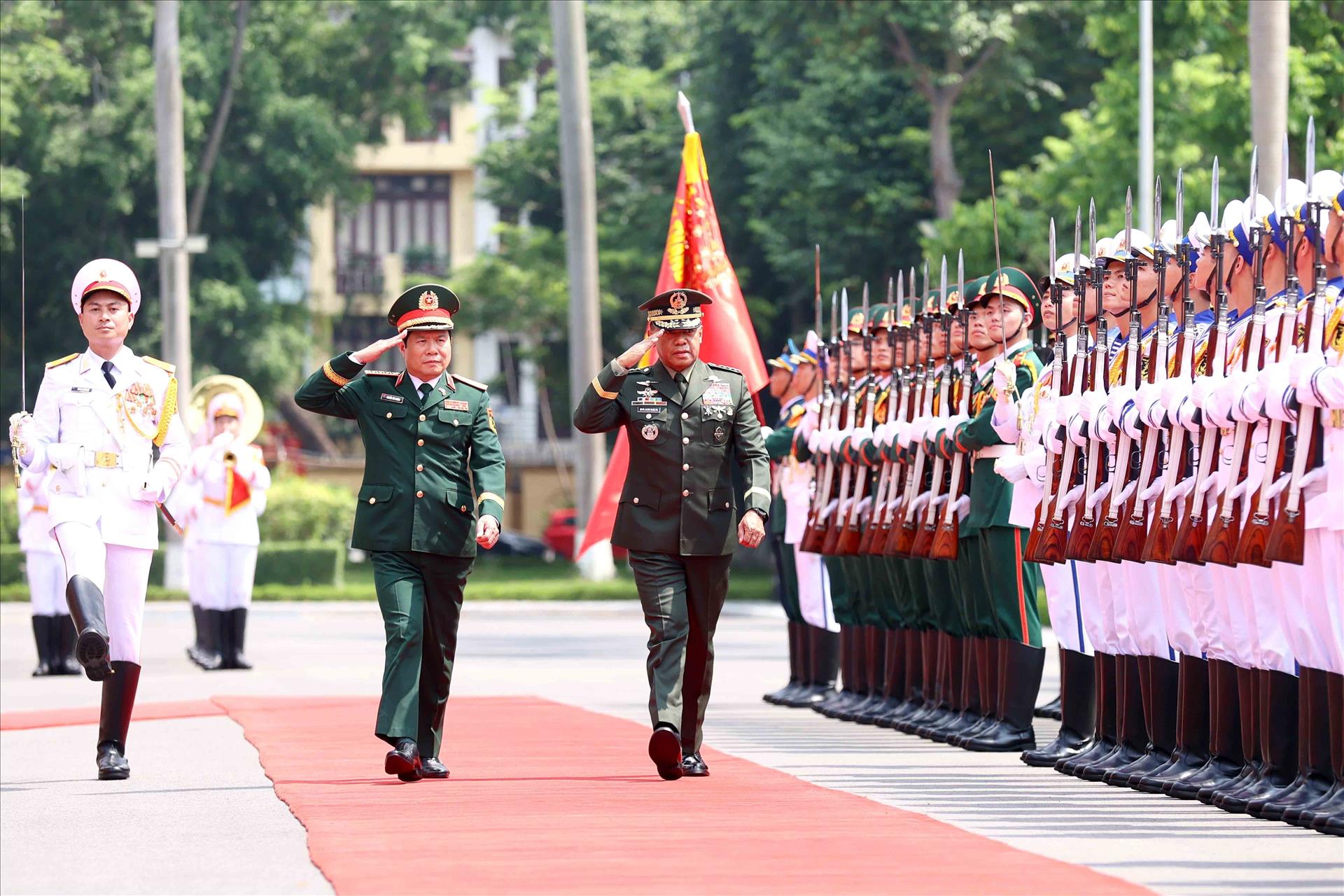 Tham mưu trưởng Lực lượng vũ trang Philippines thăm chính thức Việt Nam