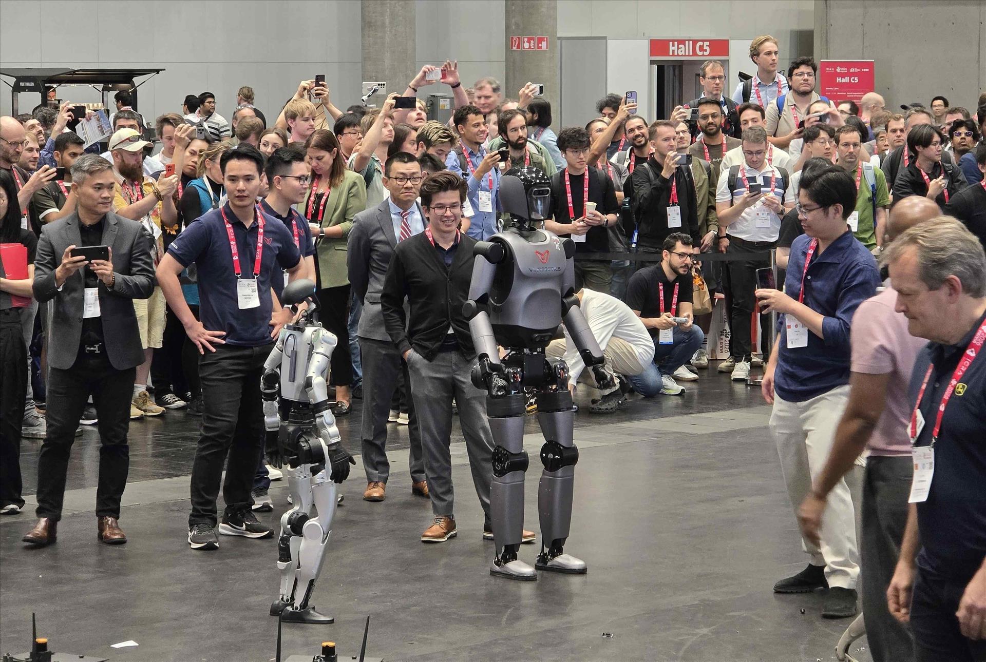 Công nghệ Việt Nam gây ấn tượng tại diễn đàn hàng đầu thế giới về robot và tự động hóa