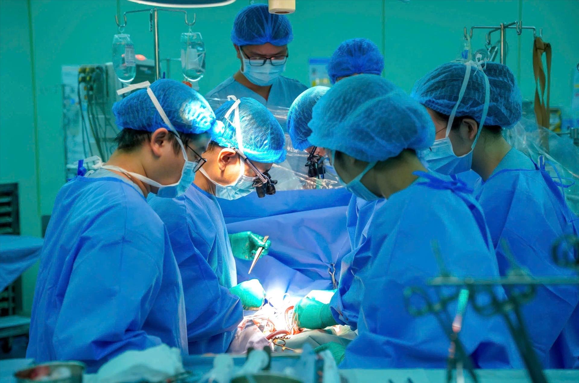 Bé gái 13 tuổi hồi sinh nhờ quả tim hiến tặng