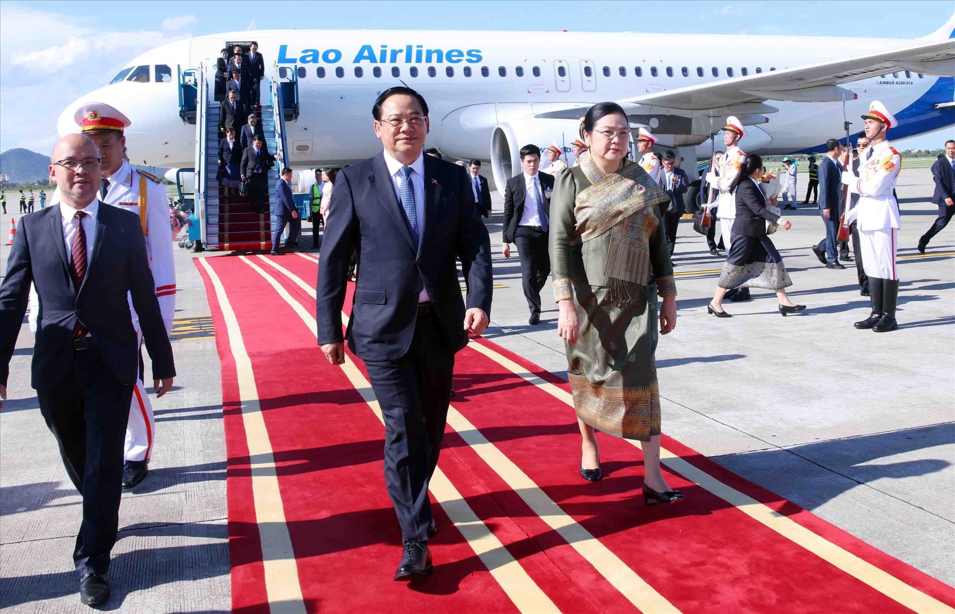 Le Premier ministre lao Sonexay Siphandone entame une visite officielle au Vietnam