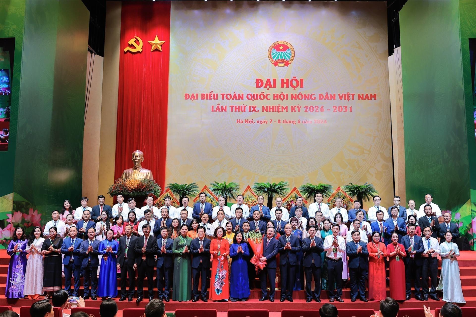 បើកមហាសន្និបាតទូទាំងប្រទេសលើកទី៩ នៃសមាគមកសិករវៀតណាម