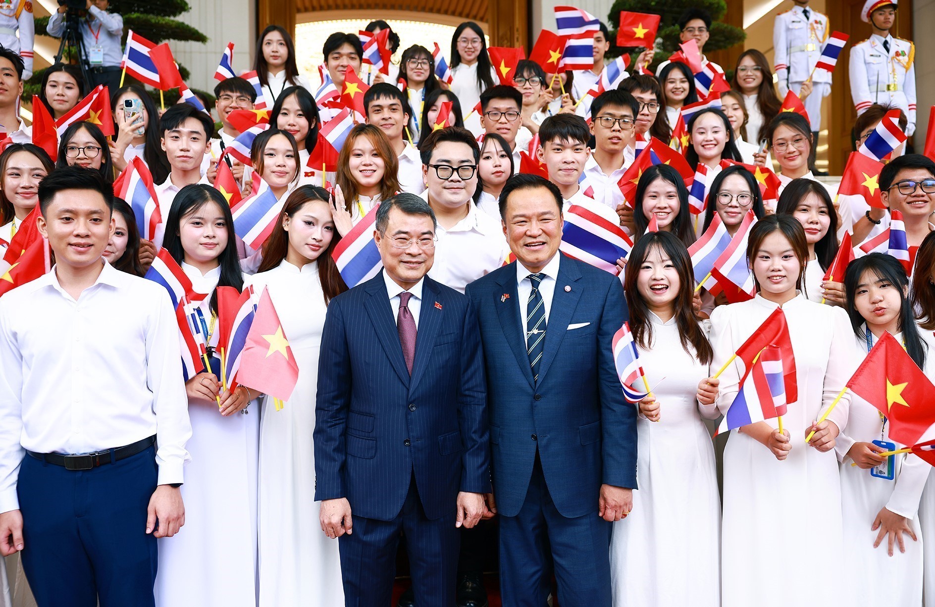 Thủ tướng Lê Minh Hưng đón và hội đàm với Thủ tướng Thái Lan