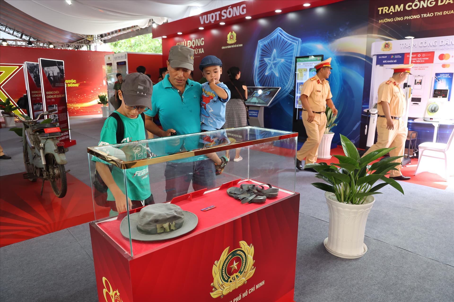 Không gian triển lãm, trải nghiệm về 80 năm truyền thống lực lượng An ninh nhân dân