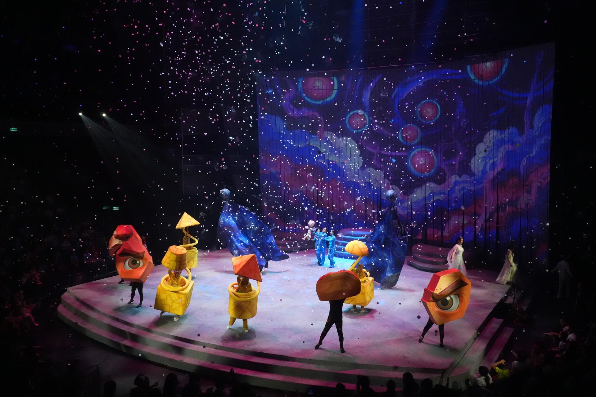 Mơ show : Bản hoà ca của xiếc, múa rối và công nghệ trình chiếu hiện đại