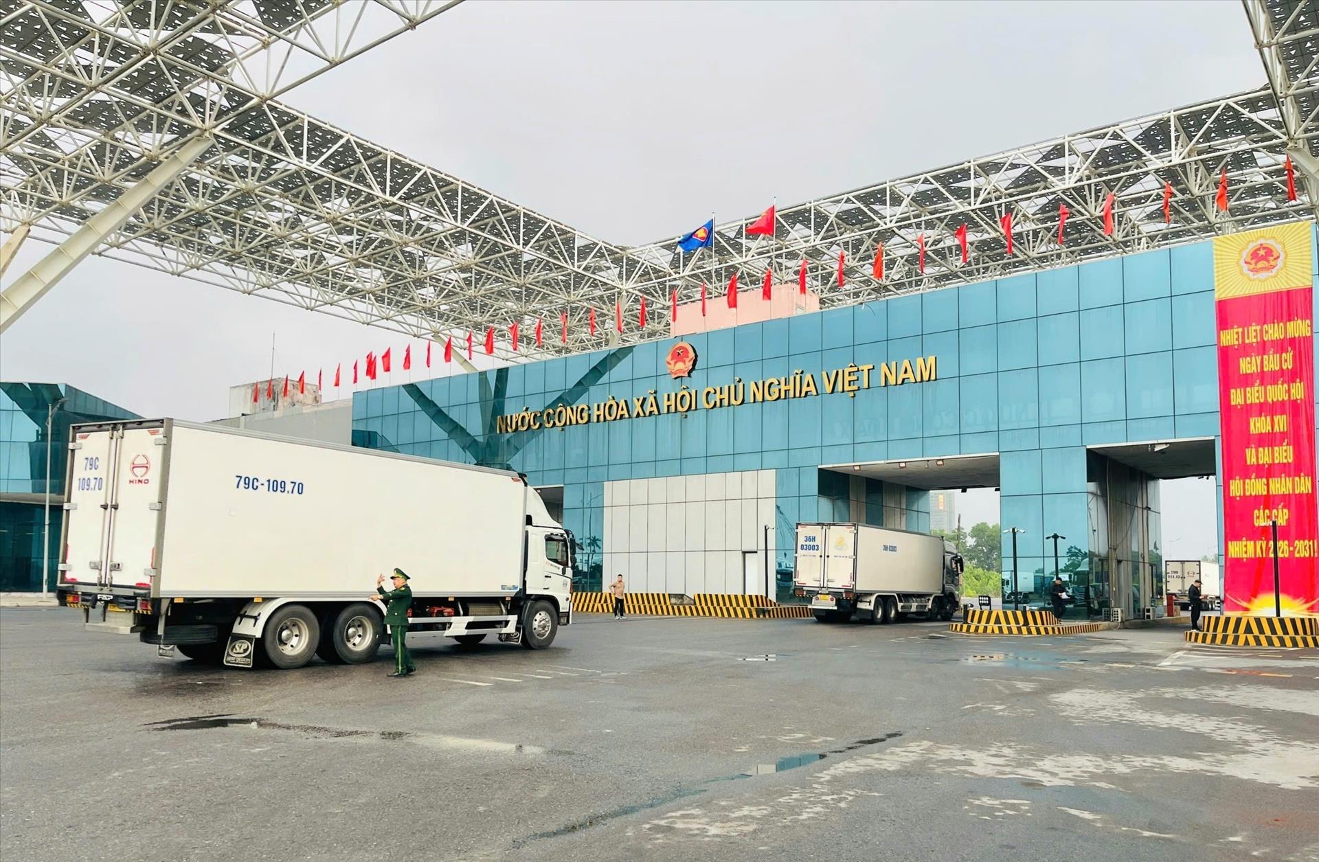 Vietnam–China crossings see spike in ASEAN fresh produce