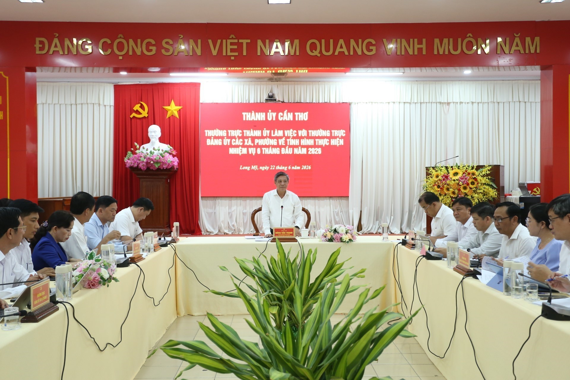 Rà soát, bố trí cán bộ đúng năng lực, quyết liệt thúc đẩy tăng trưởng kinh tế