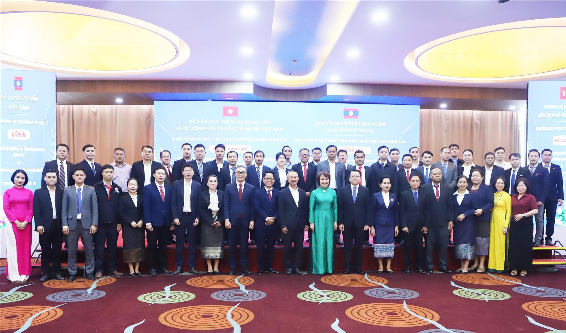 Việt Nam - Lào tăng cường hợp tác trong lĩnh vực báo chí