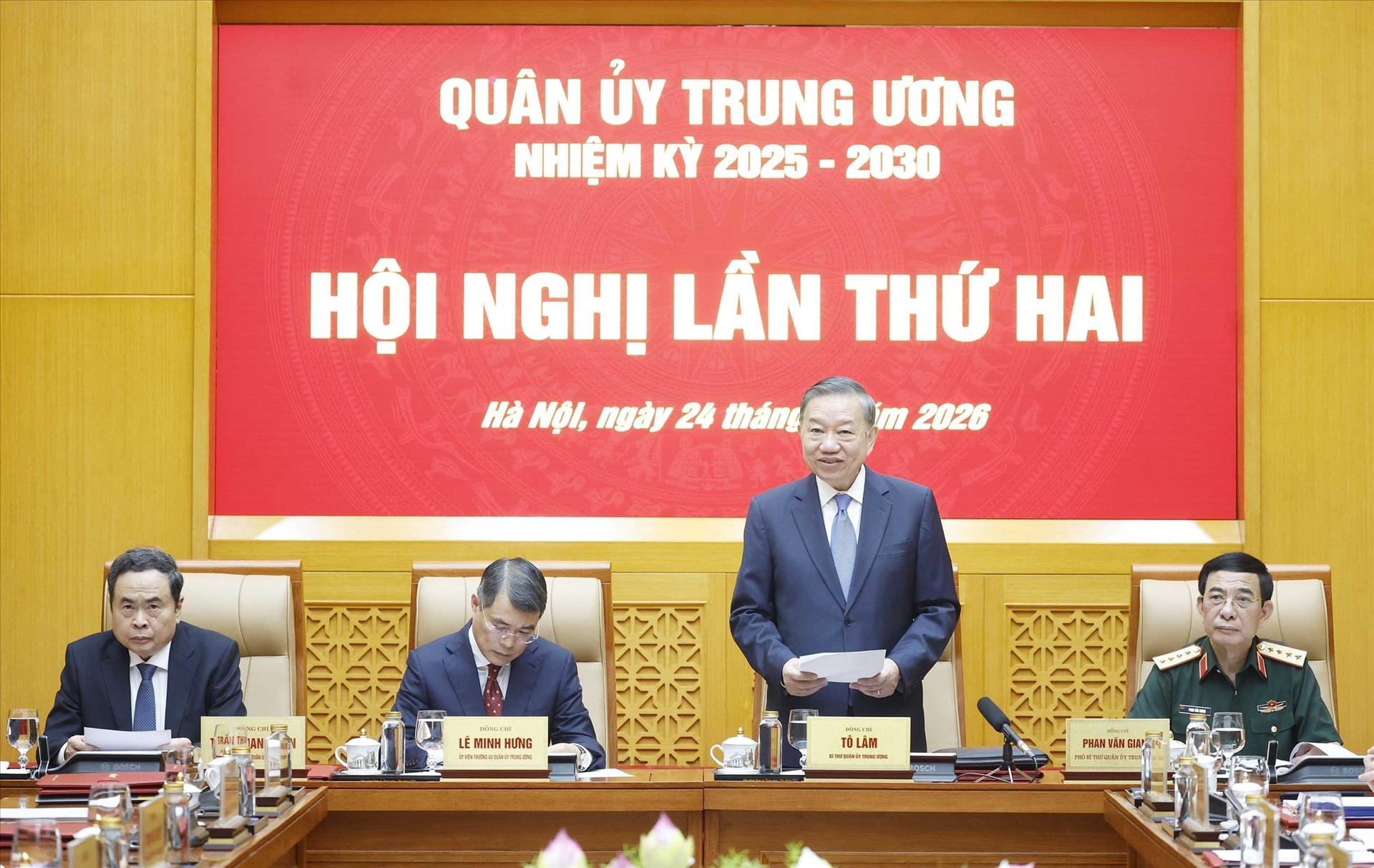 Top leader askes for building modern army based on science, technology