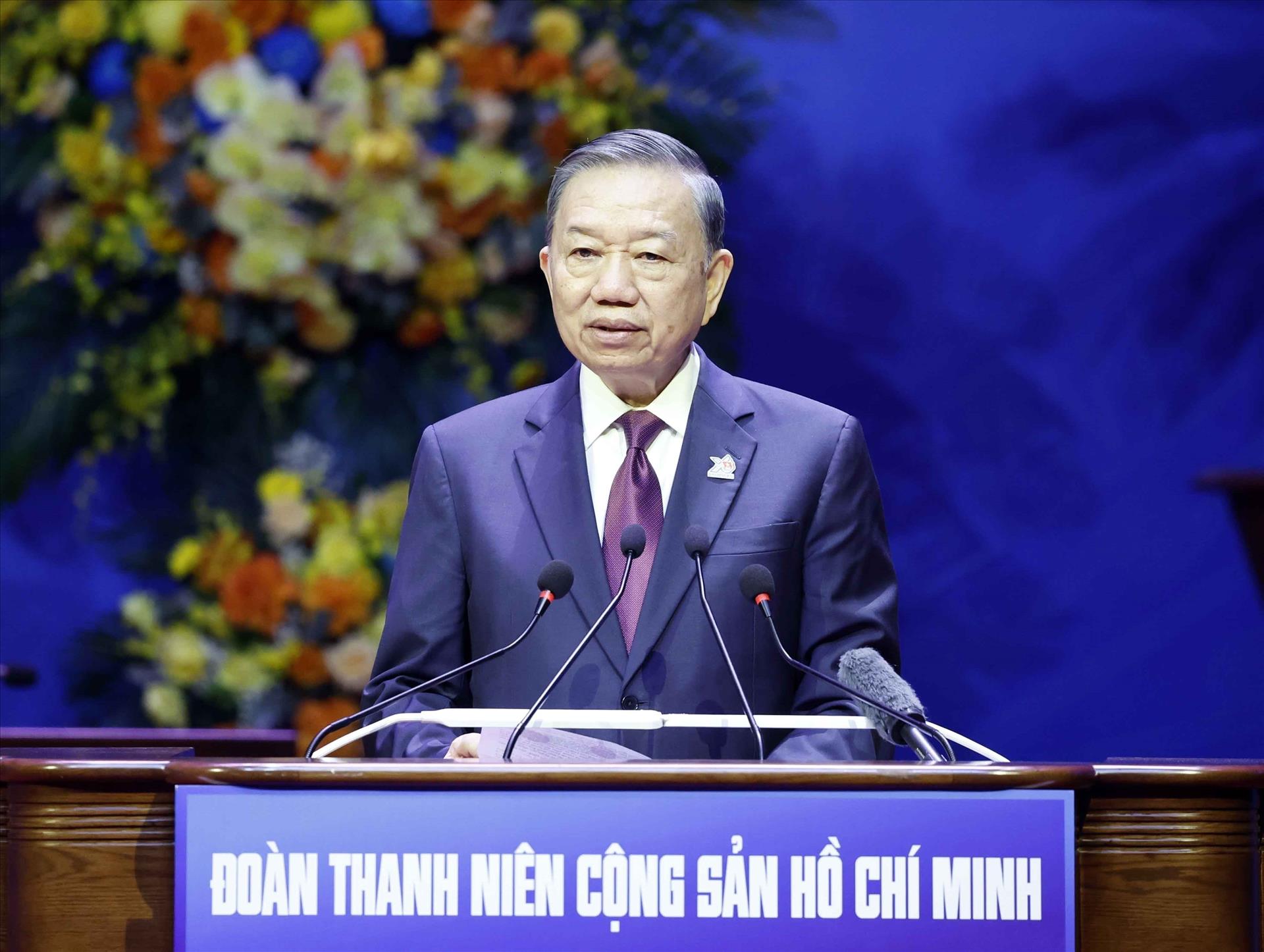 Top Leader Calls on Youth to Think Bigger, Learn Faster, Make More Contributions