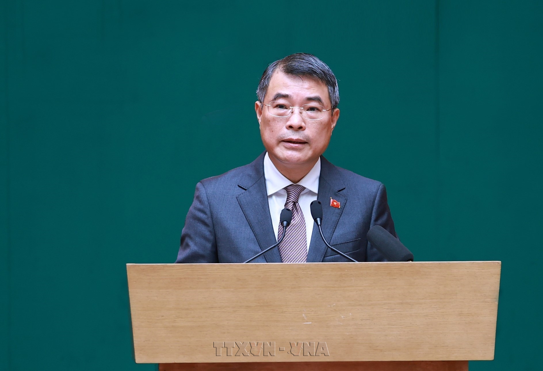 フン首相、公安部隊に戦略的予測能力の向上を求める