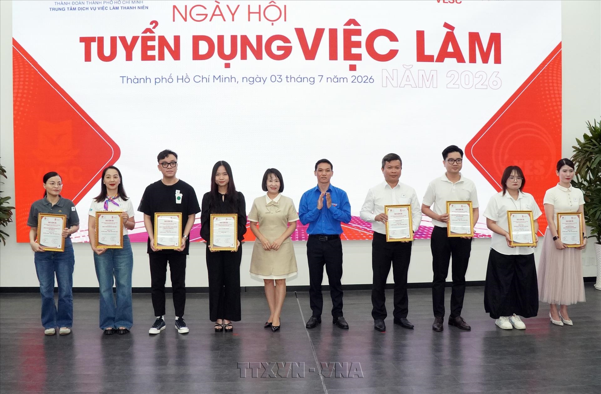 Mở rộng cơ hội việc làm cho sinh viên, người lao động trẻ