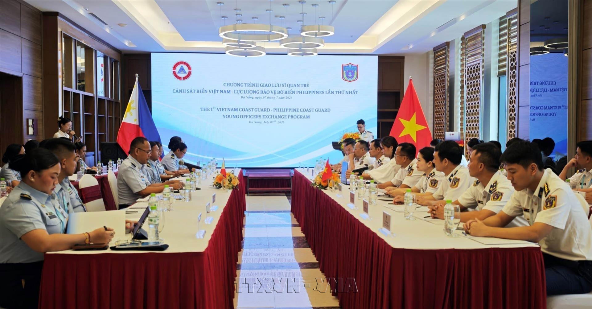 Giao lưu sĩ quan trẻ Cảnh sát biển Việt Nam và Lực lượng Bảo vệ bờ biển Philippines