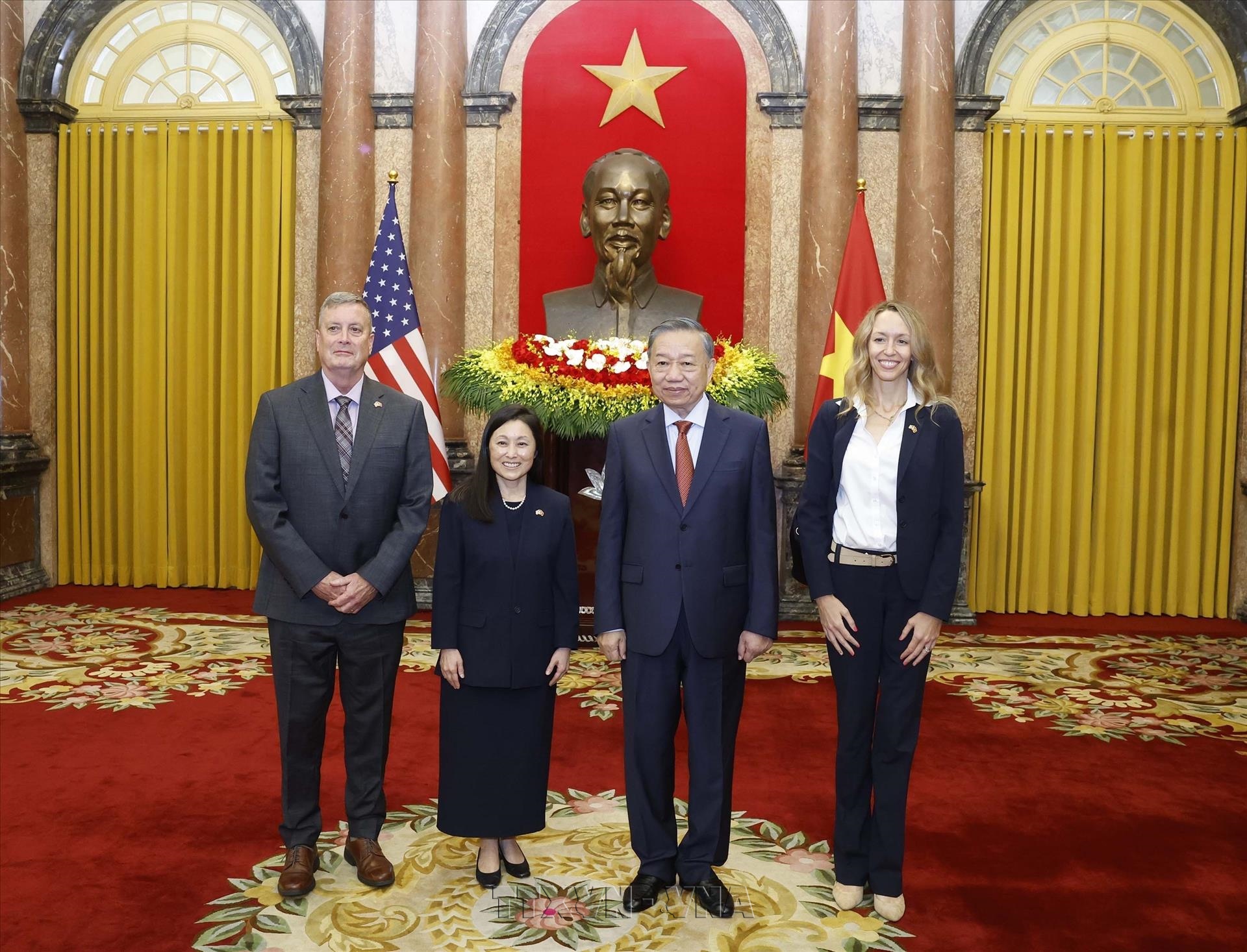 Top leader receives newly accredited ambassadors from Portugal, Iran, Mongolia, the US, Myanmar
