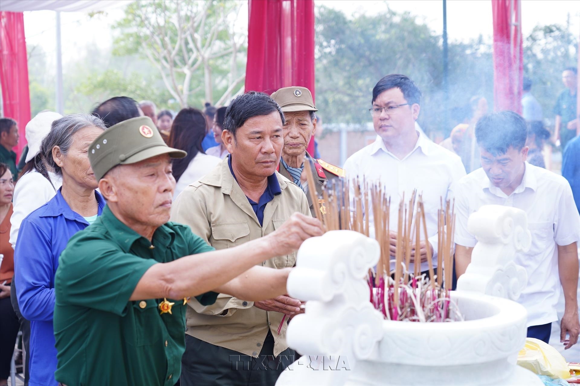 Khu di tích Bãi Dừa - địa chỉ đỏ tri ân 20 liệt sĩ trên trận địa pháo binh anh hùng
