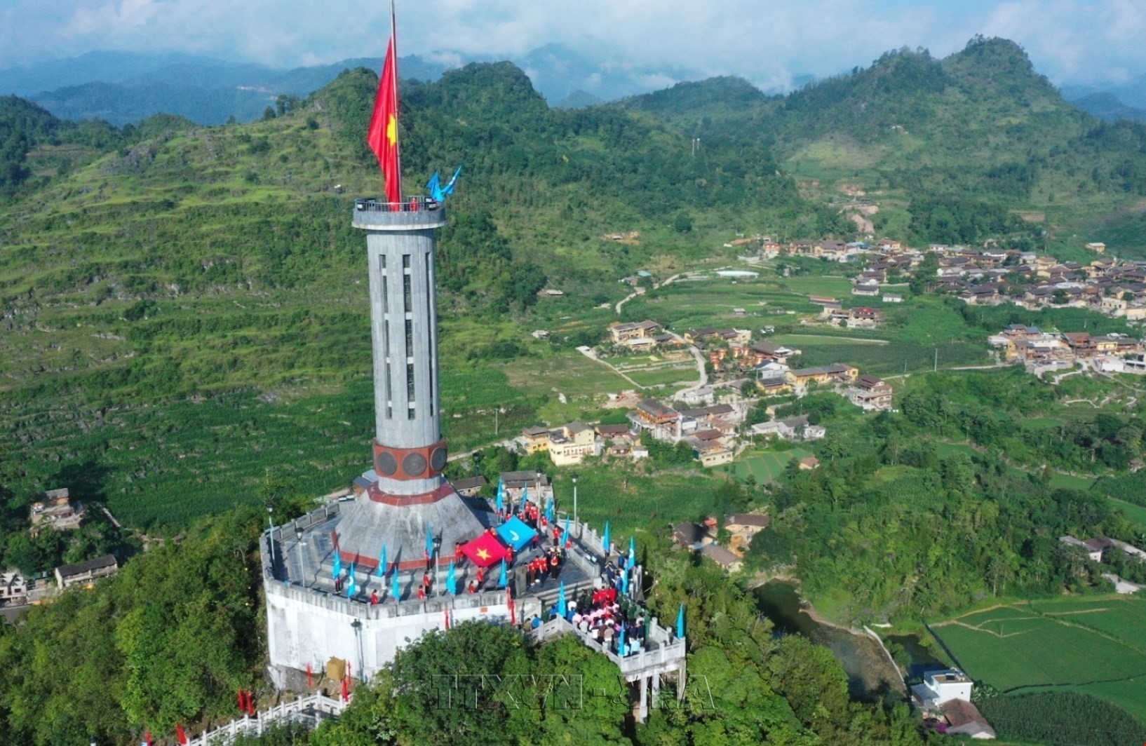 Hành trình Tôi yêu Tổ quốc tôi đến Cột cờ Lũng Cú