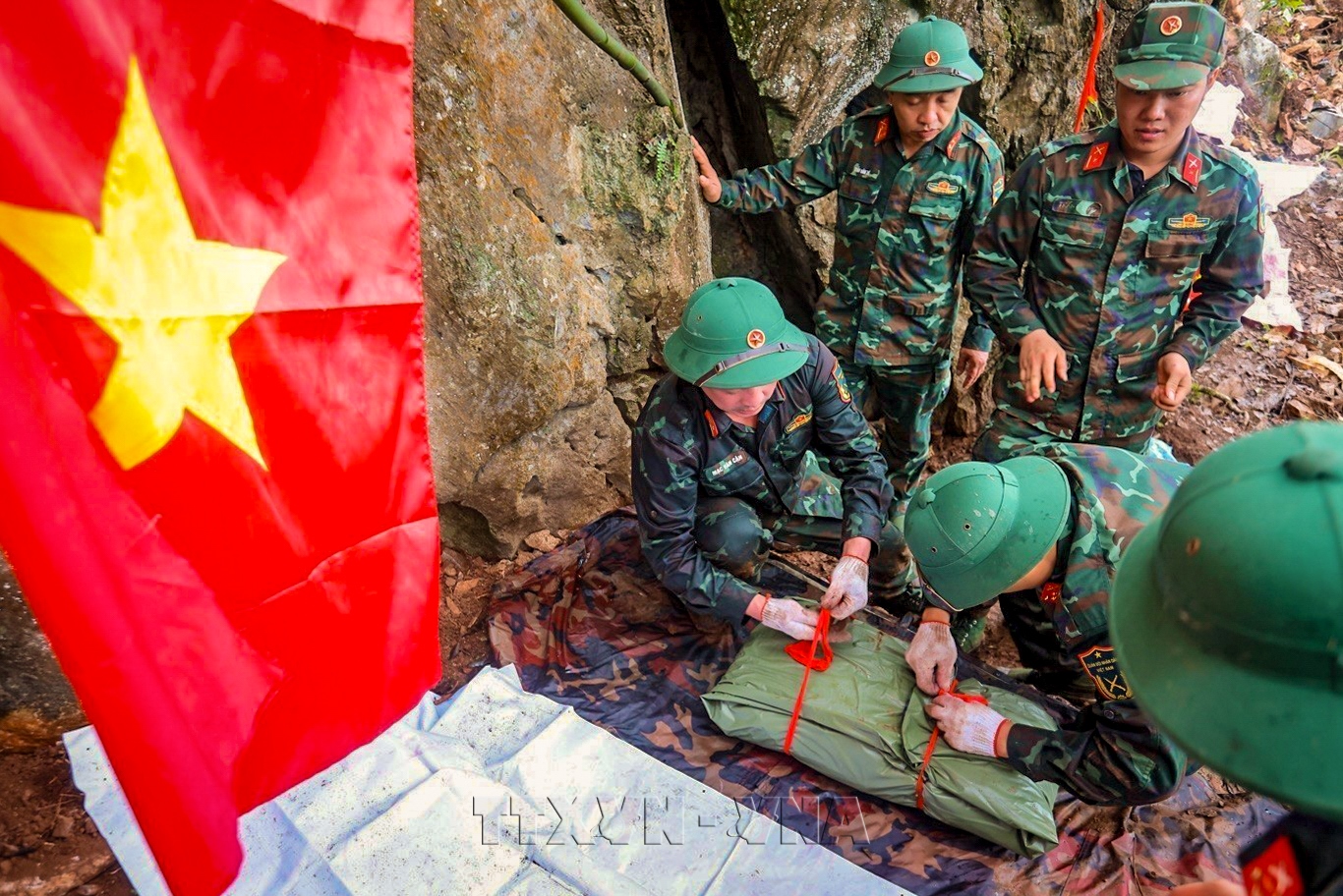 Hành trình 500 ngày đêm đón các anh trở về